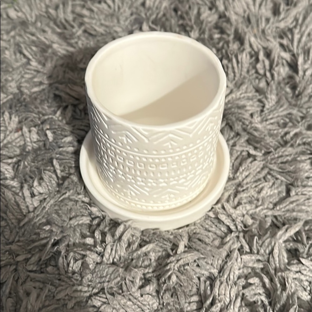 cute white holder